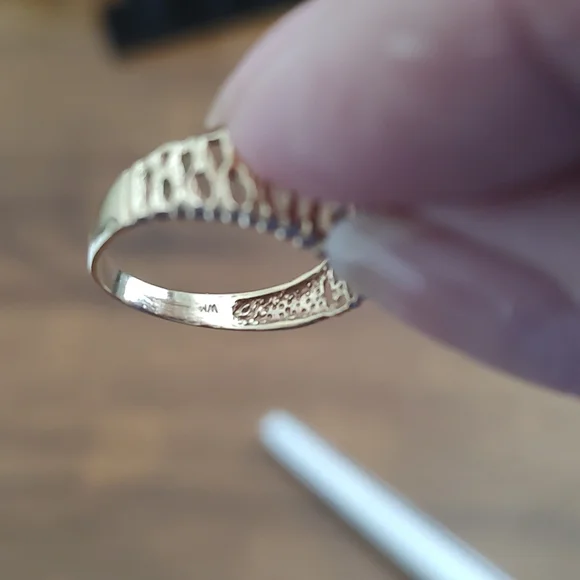 I0k Solid Yellow Gold diamond ring - Picture 8 of 9